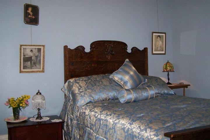 Rogers Motel Смитс-Фолс Номер фото
