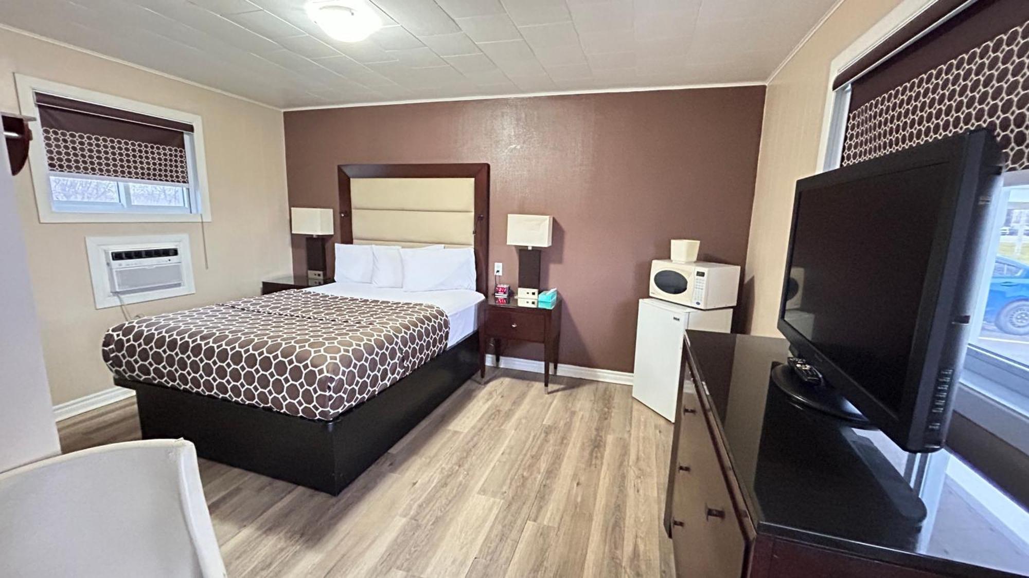 Rogers Motel Смитс-Фолс Экстерьер фото