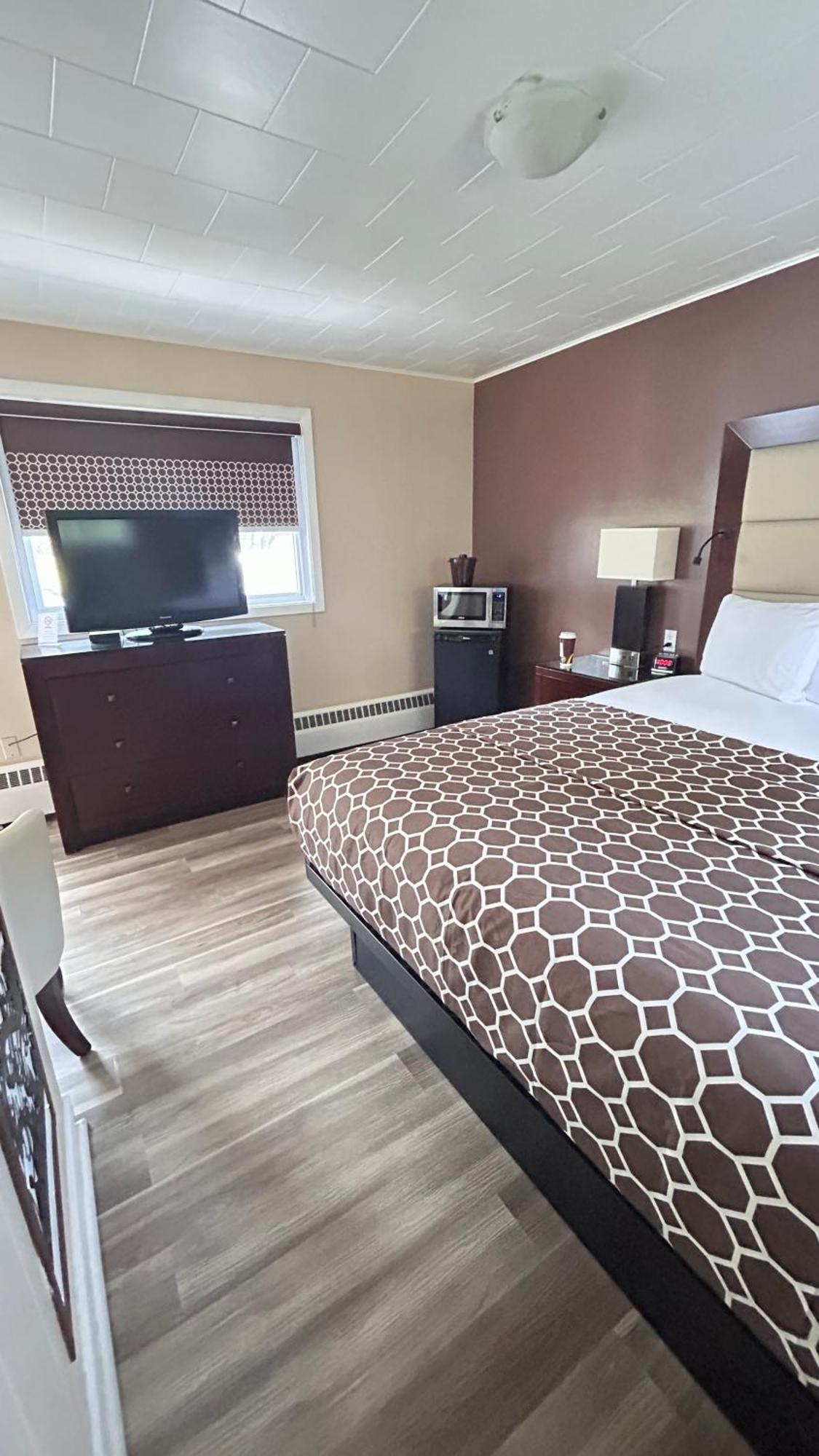 Rogers Motel Смитс-Фолс Экстерьер фото